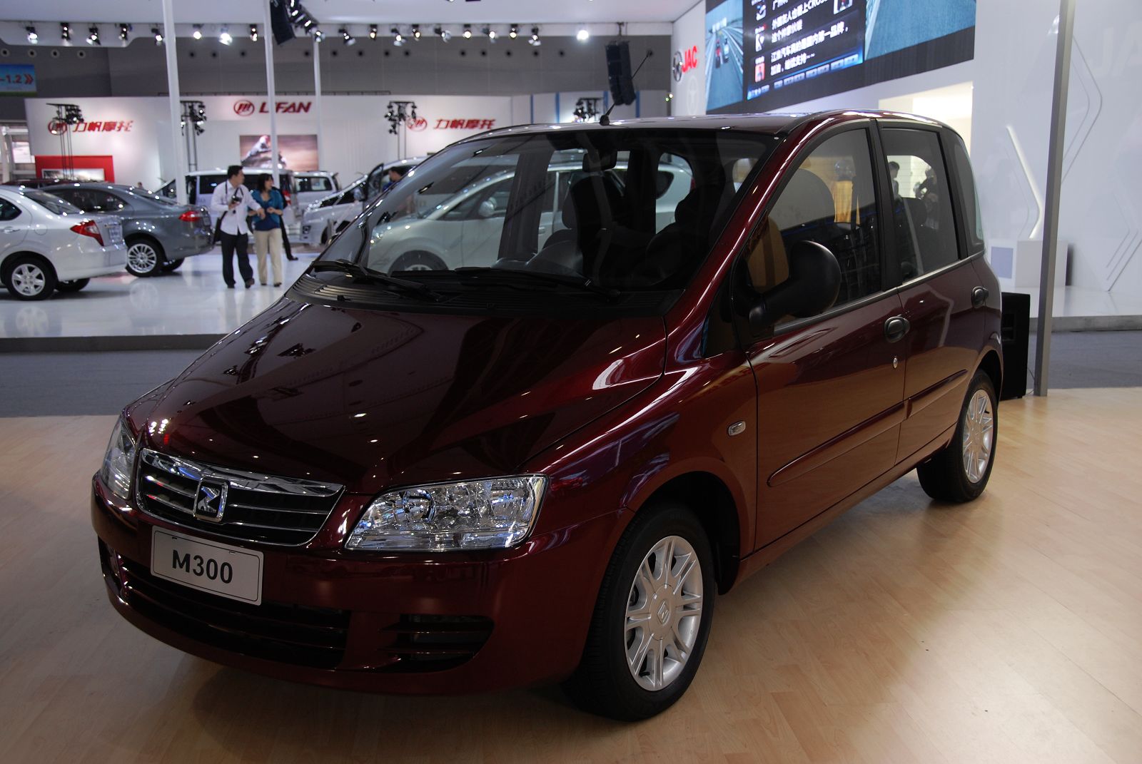 眾泰M300車(chē)展高清大圖