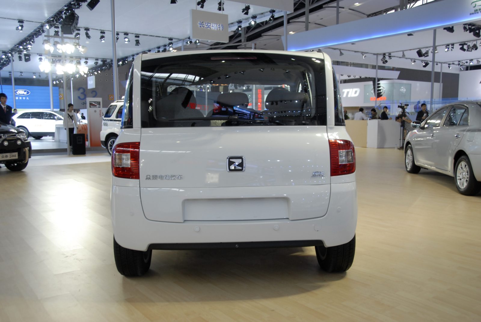 眾泰M300車展高清大圖