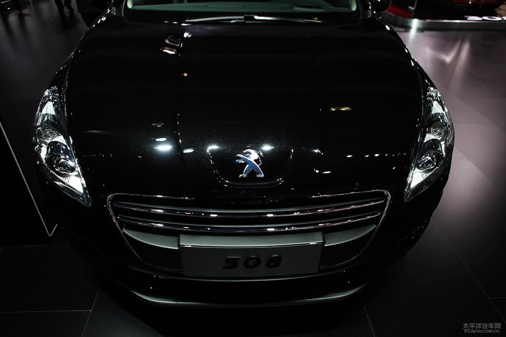 標(biāo)致508圖片