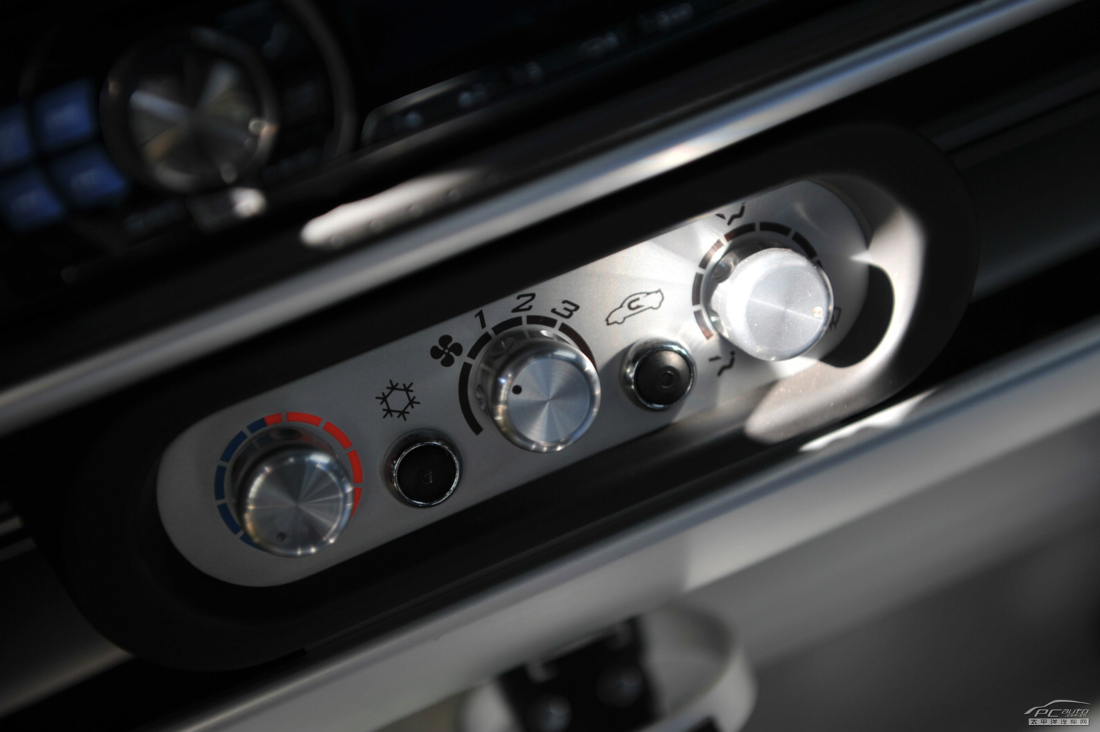 蓮花Elise內(nèi)飾高清大圖