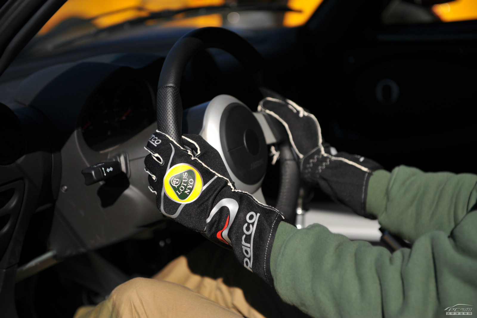 蓮花Elise內(nèi)飾高清大圖