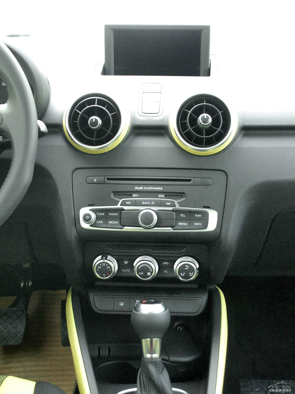 奧迪A1內(nèi)飾高清大圖