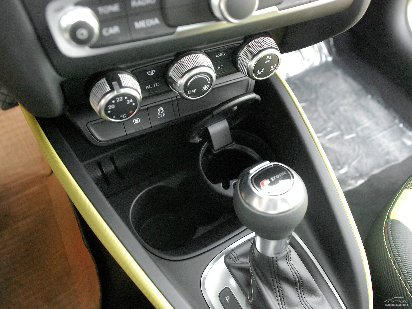 奧迪A1內(nèi)飾高清大圖