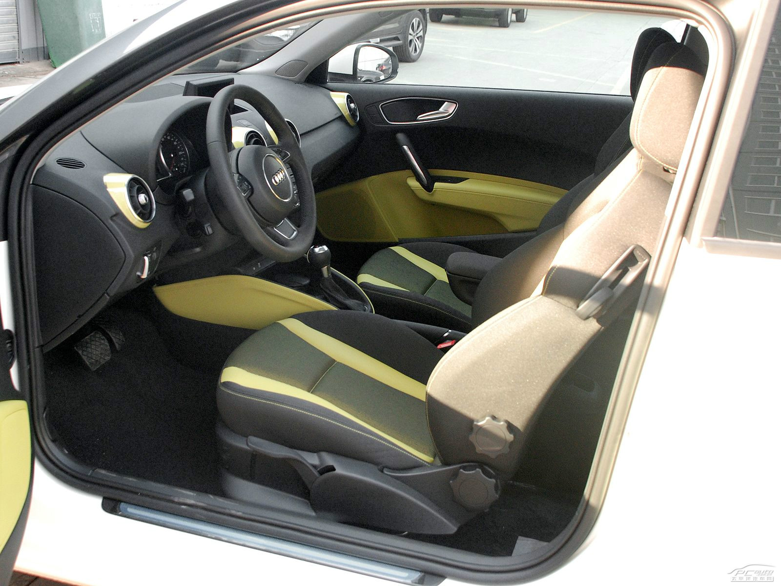 奧迪A1內(nèi)飾高清大圖