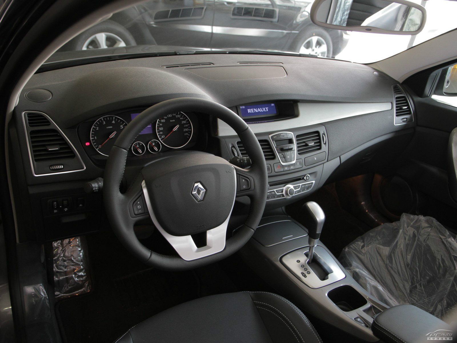 拉古那內(nèi)飾高清大圖