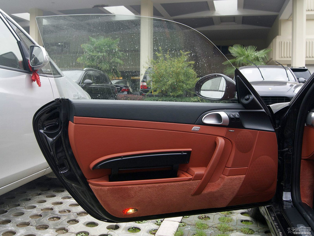 黑色保時捷911車廂內(nèi)飾圖片