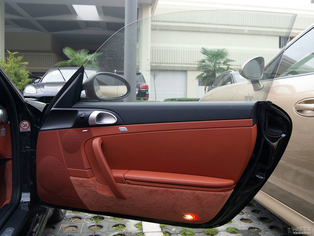 黑色保時(shí)捷911車廂內(nèi)飾圖片