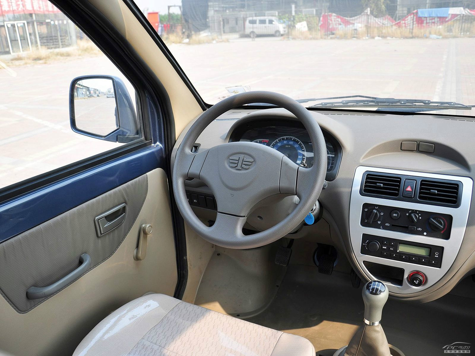 佳寶V70內(nèi)飾高清大圖