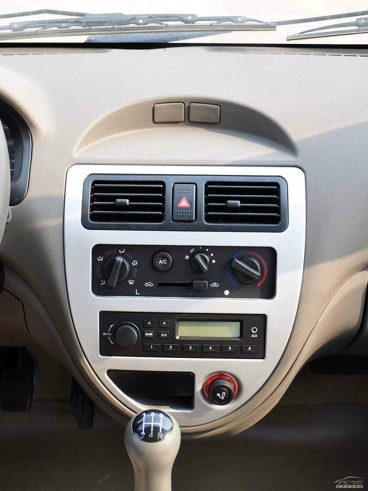 佳寶V70內(nèi)飾高清大圖