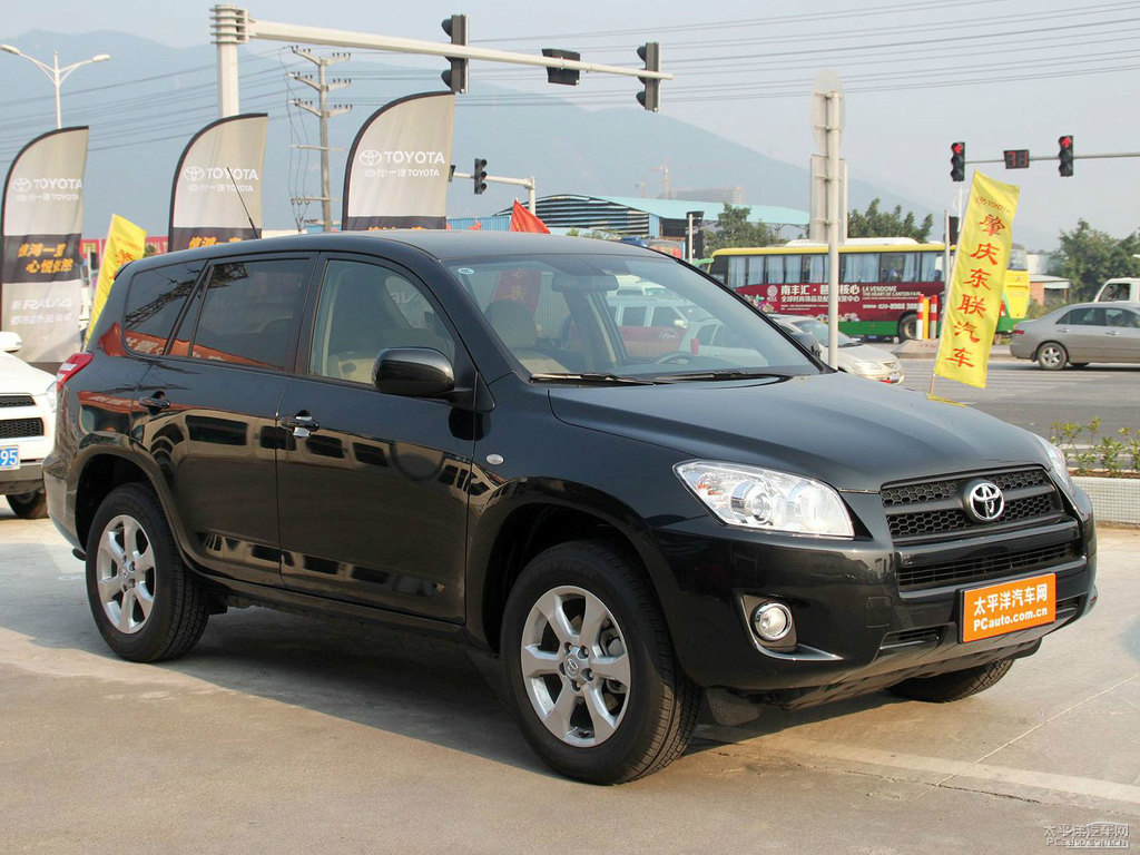 黑云母色RAV4榮放外觀圖片