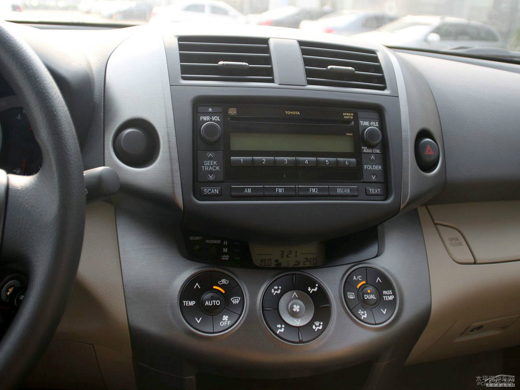 黑云母色RAV4榮放內(nèi)飾圖片