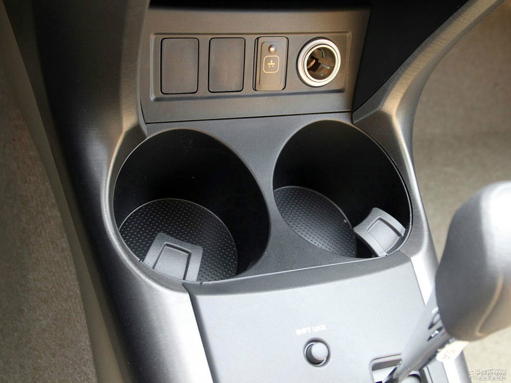 黑云母色RAV4榮放內(nèi)飾圖片