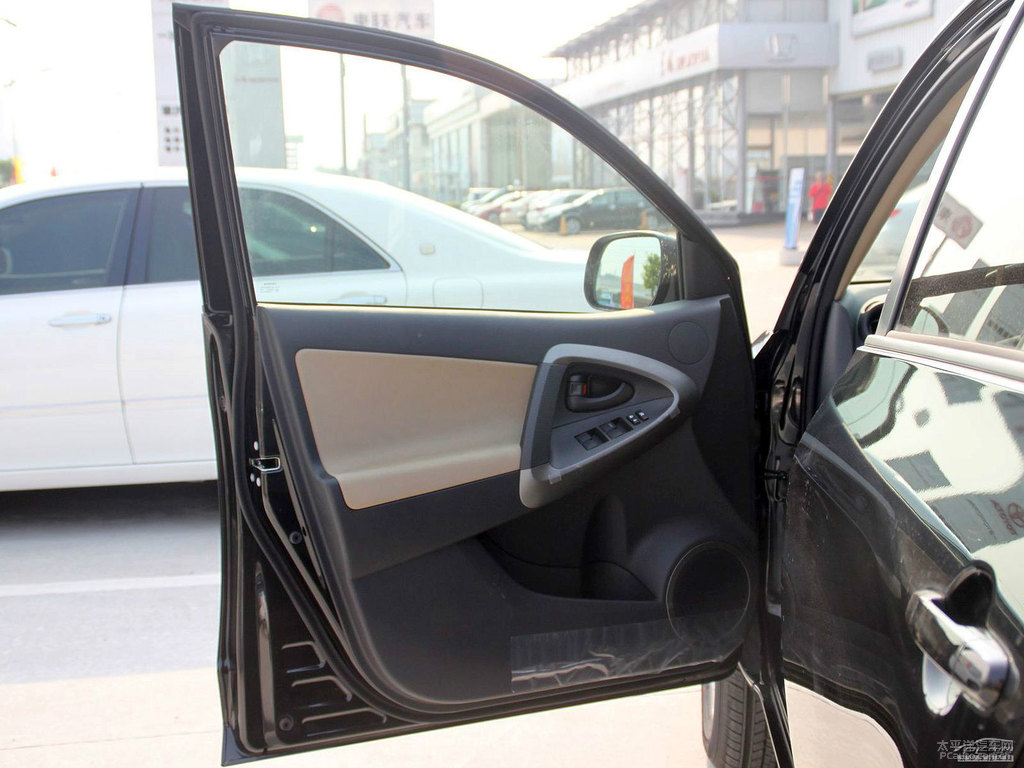 黑云母色RAV4榮放內(nèi)飾圖片