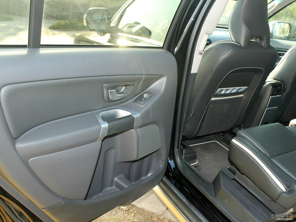 曜石黑普通漆沃爾沃XC90車廂內(nèi)飾圖片