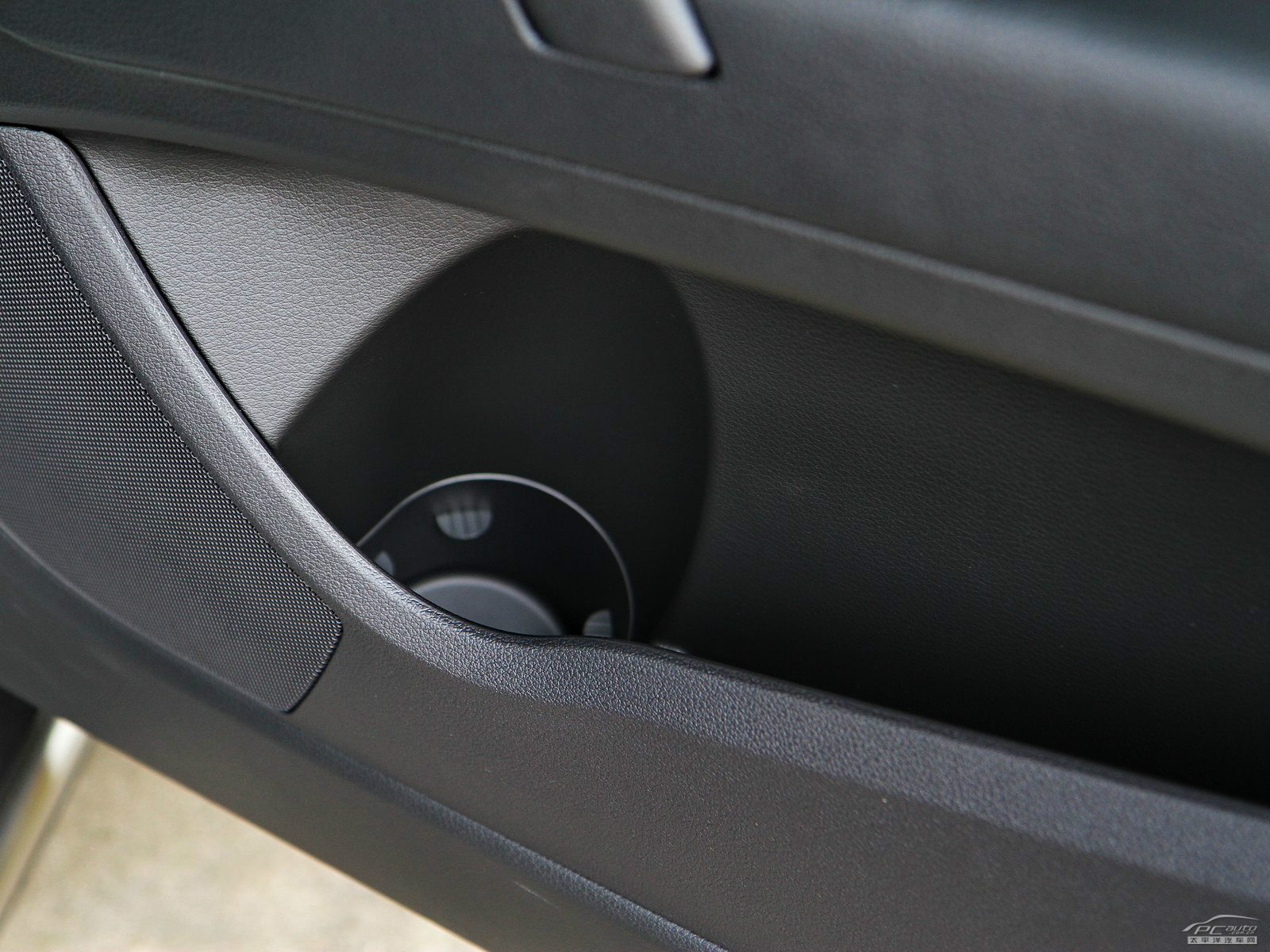 奧迪Q7空間高清大圖