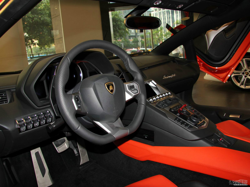 橙色Aventador中控內(nèi)飾圖片