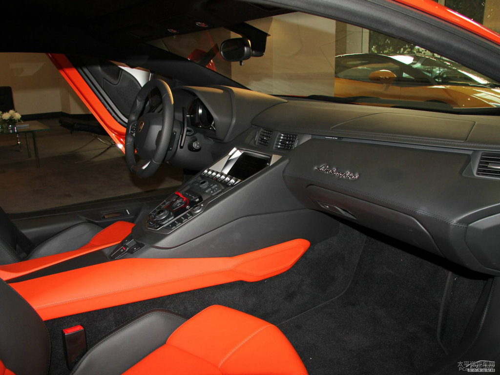 橙色Aventador中控內(nèi)飾圖片