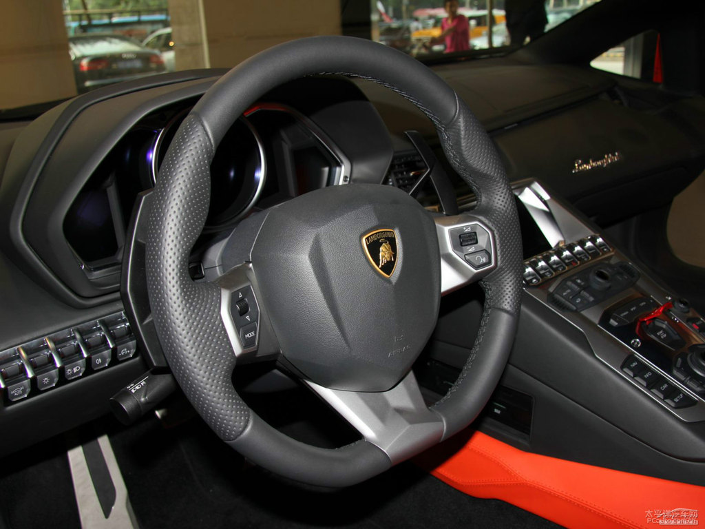 橙色Aventador中控內(nèi)飾圖片