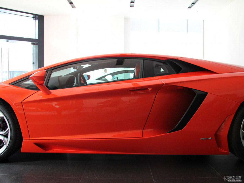 橙色Aventador車身外觀圖片