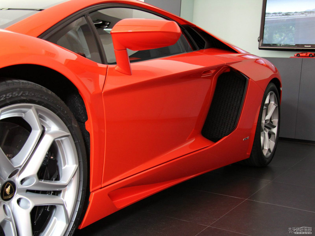 橙色Aventador車身外觀圖片