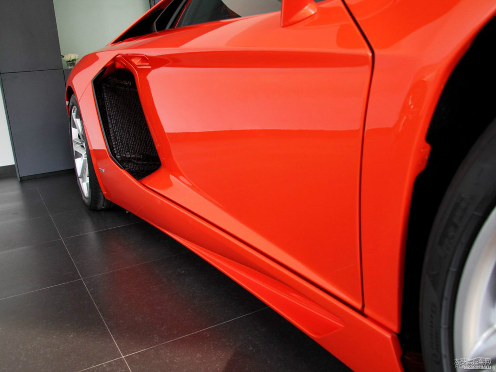 橙色Aventador車身外觀圖片