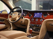 2011款 6.8T 尊貴版 2011款 6.8T 尊貴版