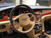 2011款 6.8T 尊貴版 2011款 6.8T 尊貴版