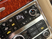 2011款 6.8T 尊貴版 2011款 6.8T 尊貴版