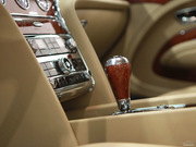 2011款 6.8T 尊貴版 2011款 6.8T 尊貴版