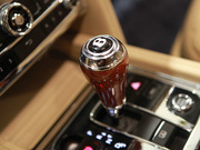 2011款 6.8T 尊貴版 2011款 6.8T 尊貴版