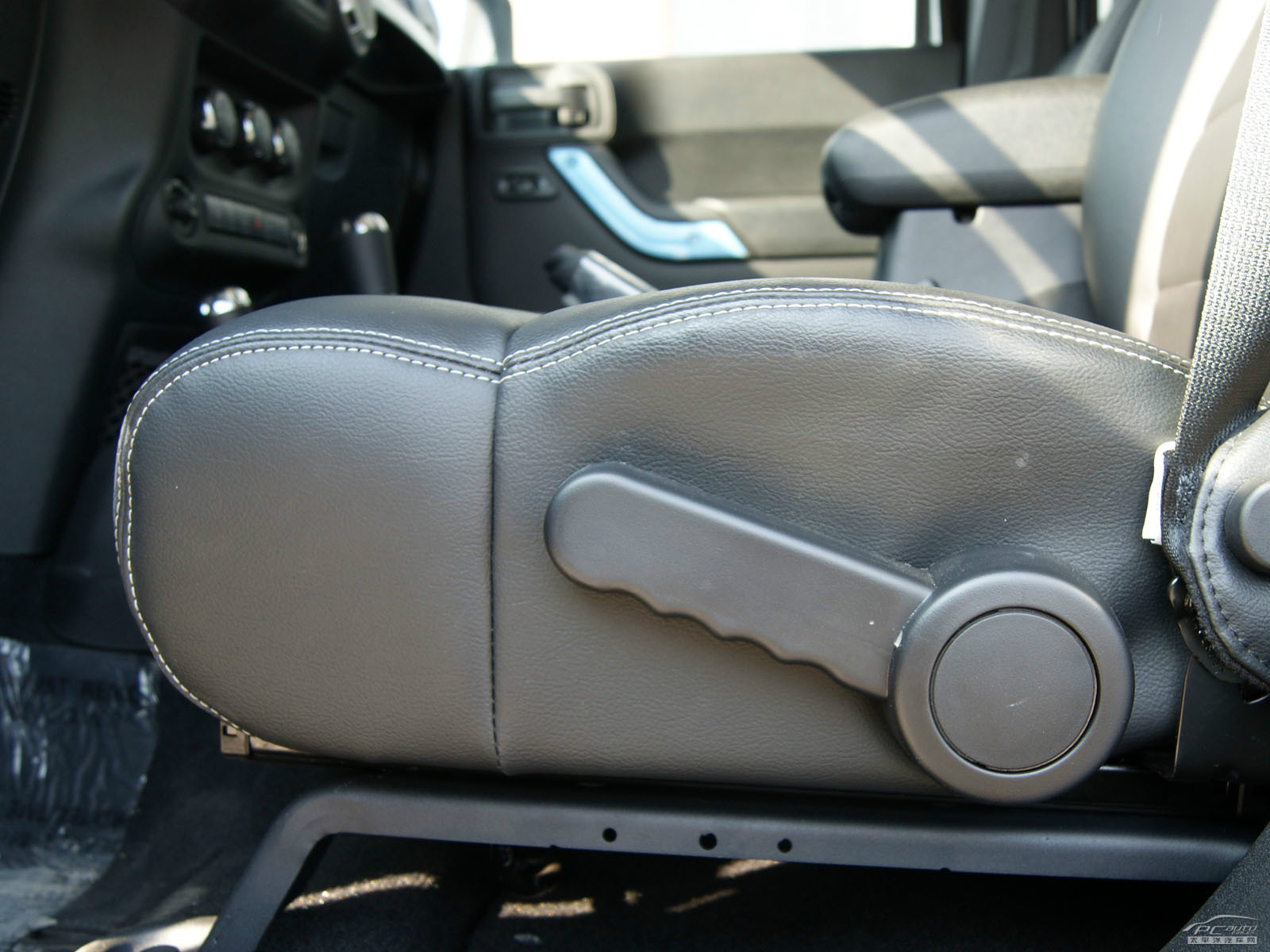 牧馬人內(nèi)飾高清大圖