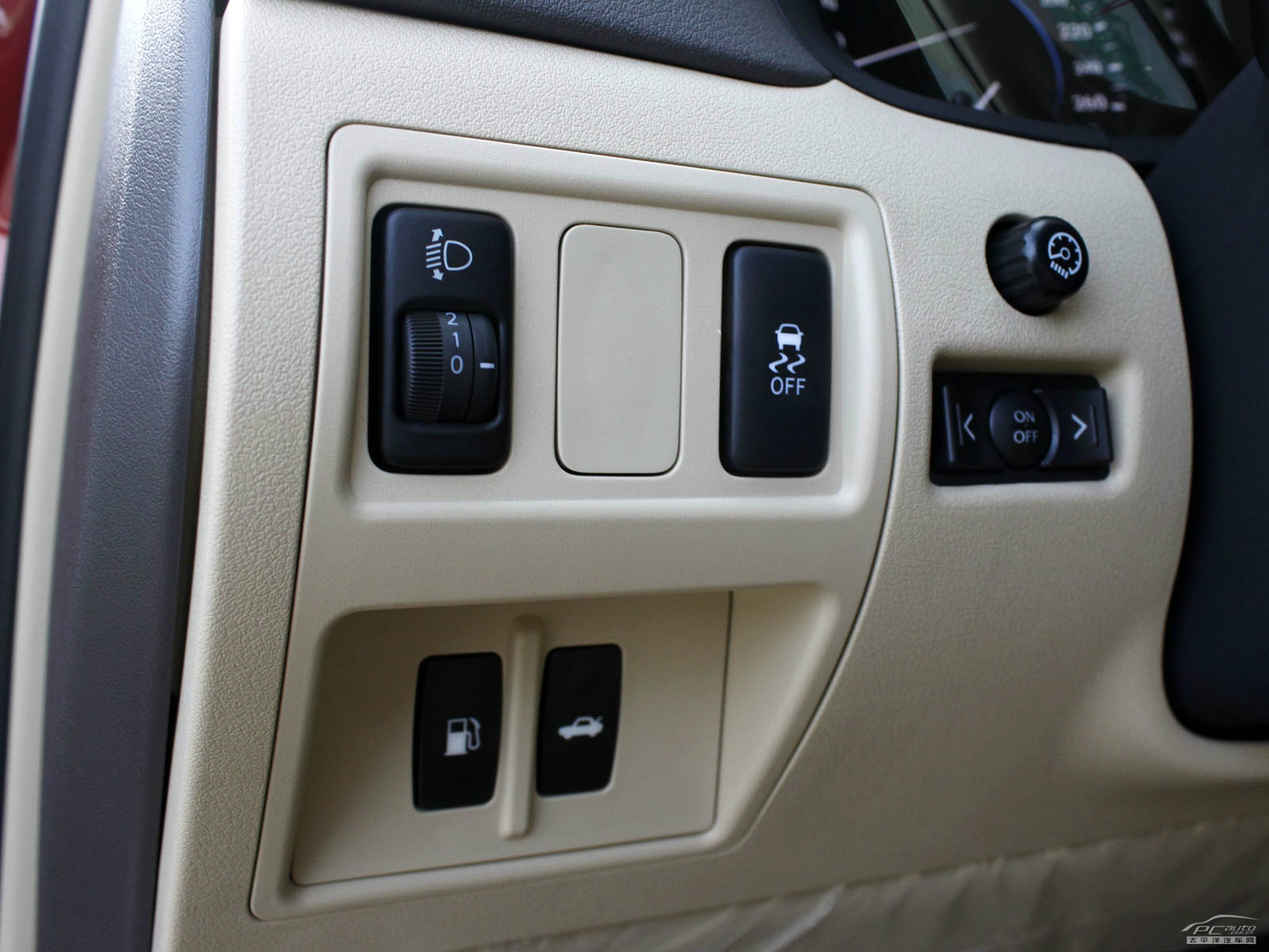 雷克薩斯IS內(nèi)飾高清大圖