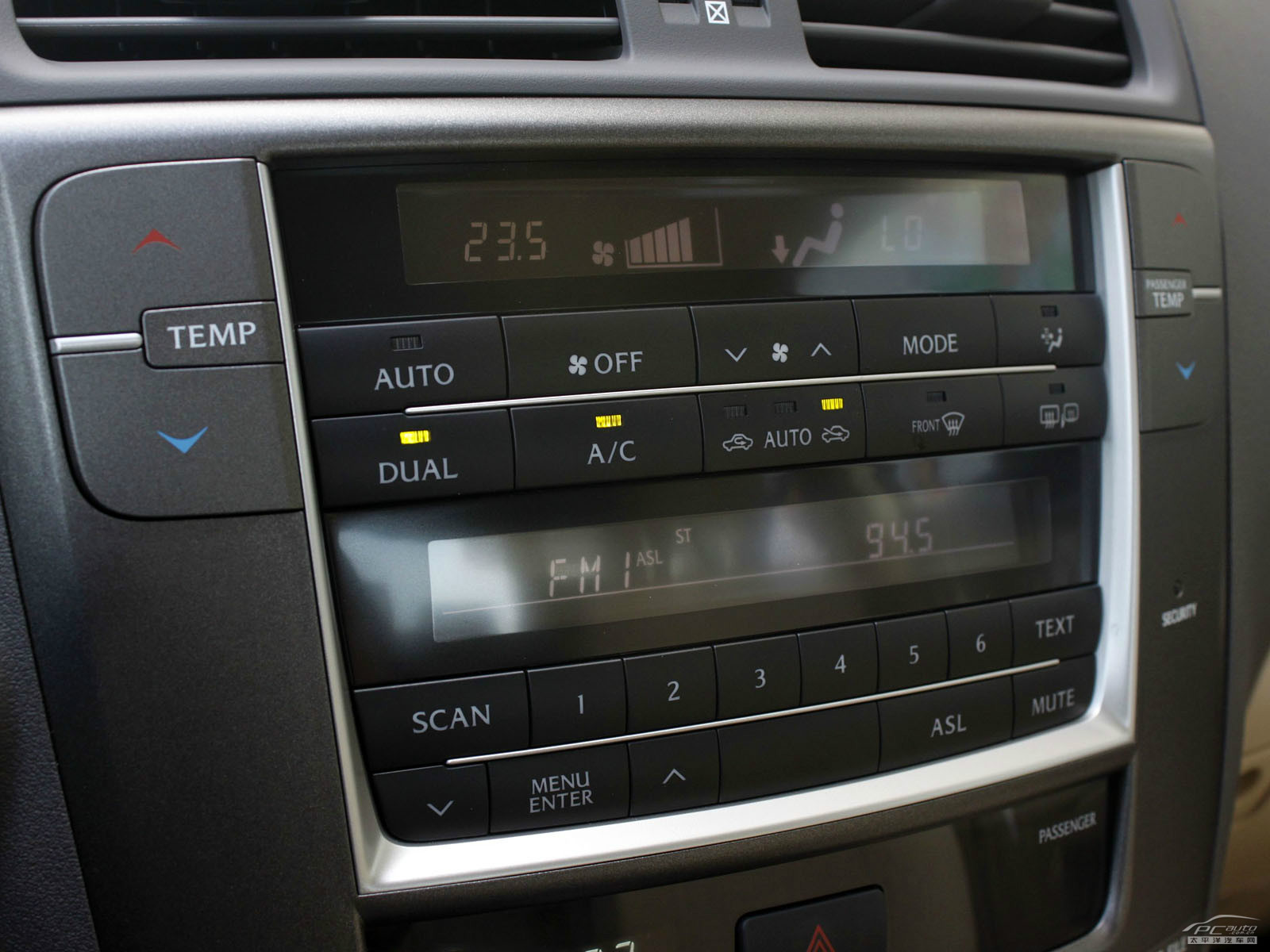 雷克薩斯IS內(nèi)飾高清大圖