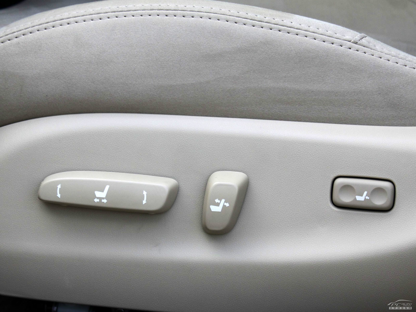 雷克薩斯IS內(nèi)飾高清大圖