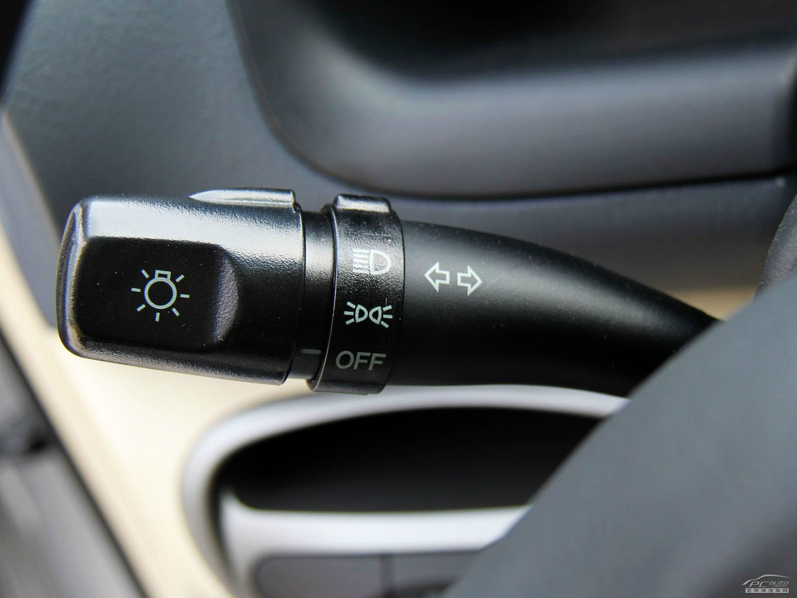 圣達菲C9內(nèi)飾高清大圖