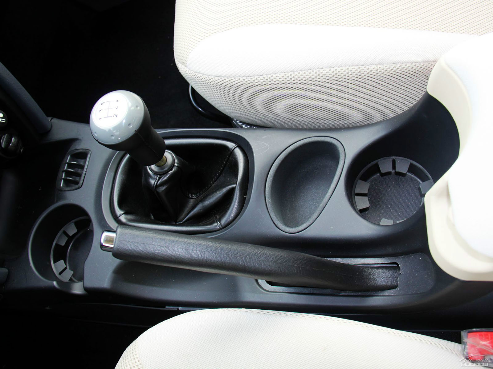 圣達(dá)菲C9空間高清大圖