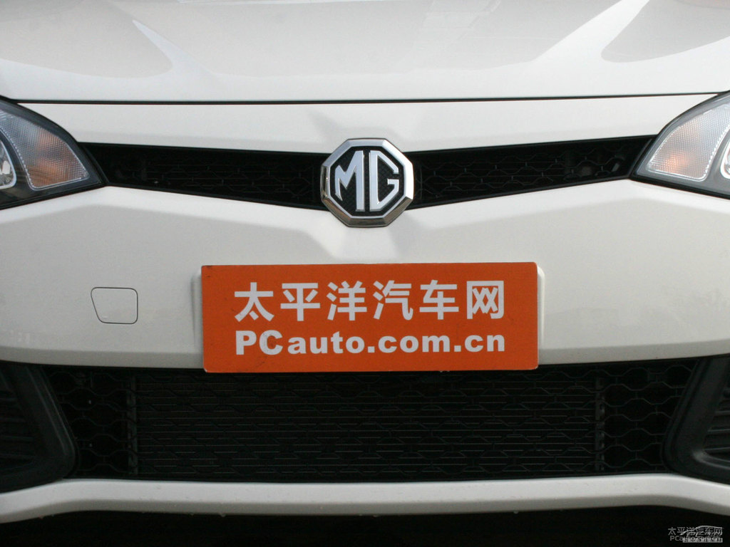 圣峰白MG6外觀圖片
