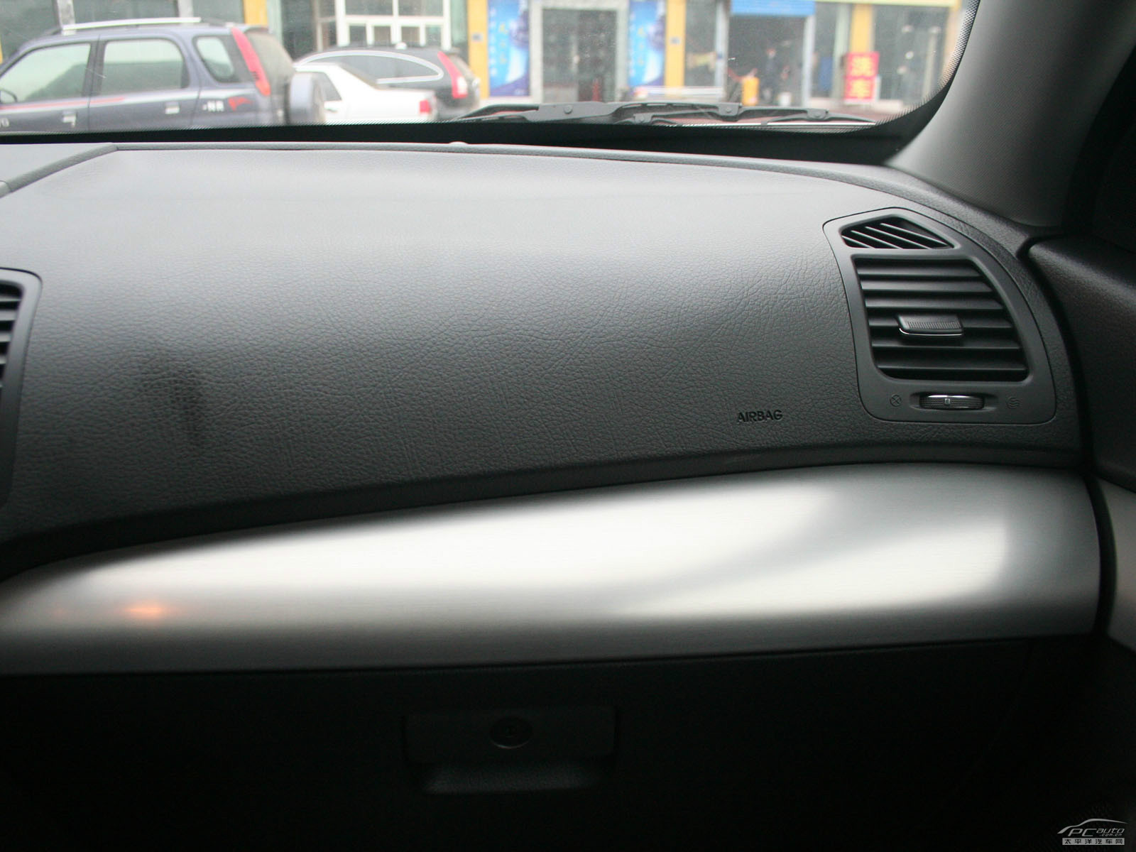 索蘭托內(nèi)飾高清大圖