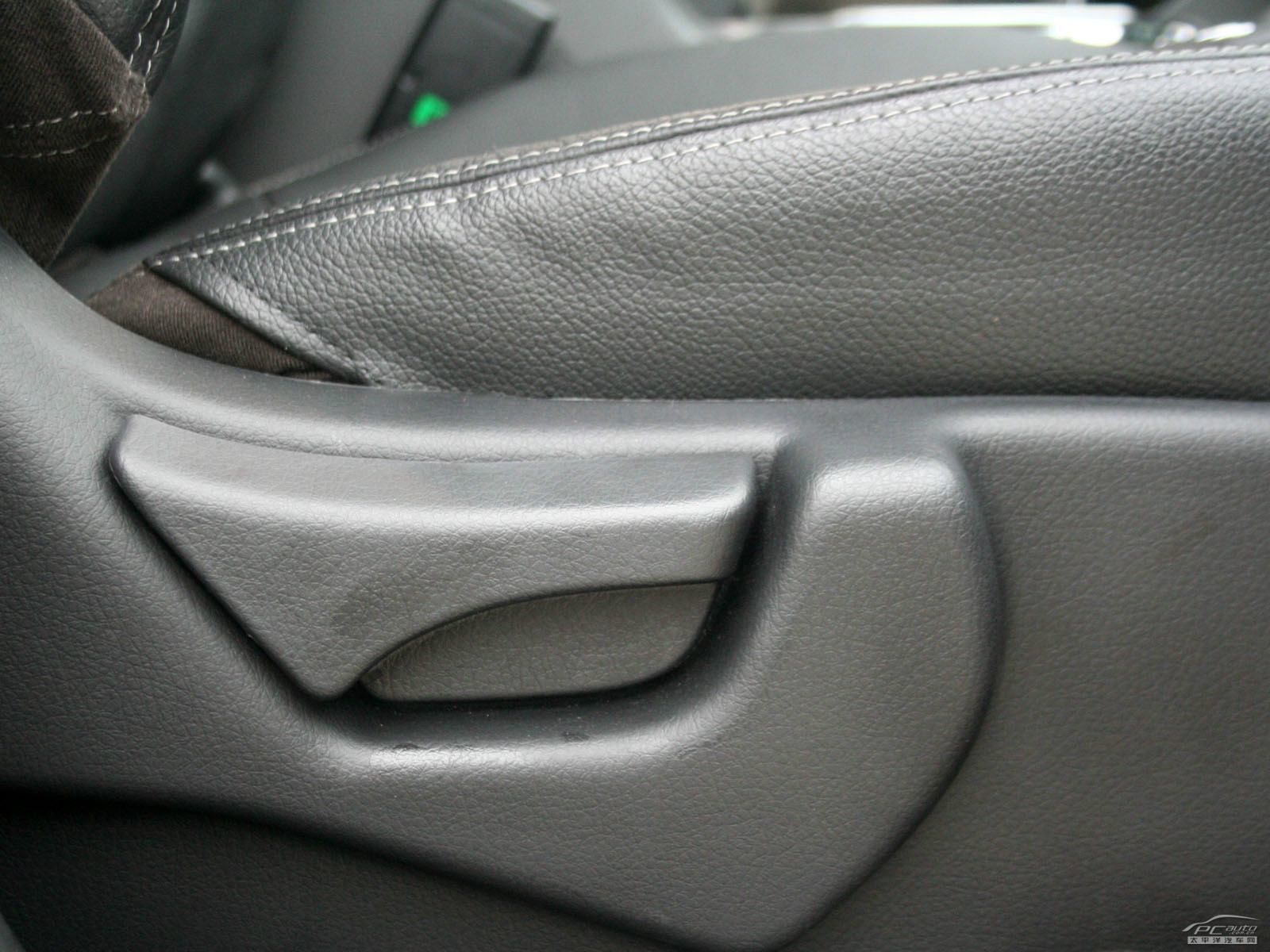 索蘭托內(nèi)飾高清大圖