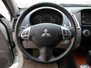 2011款 3.0L 豪華導(dǎo)航版 2011款 3.0L 豪華導(dǎo)航版