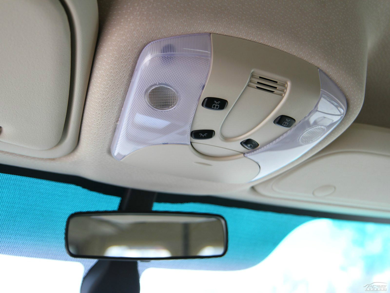 凌特內(nèi)飾高清大圖