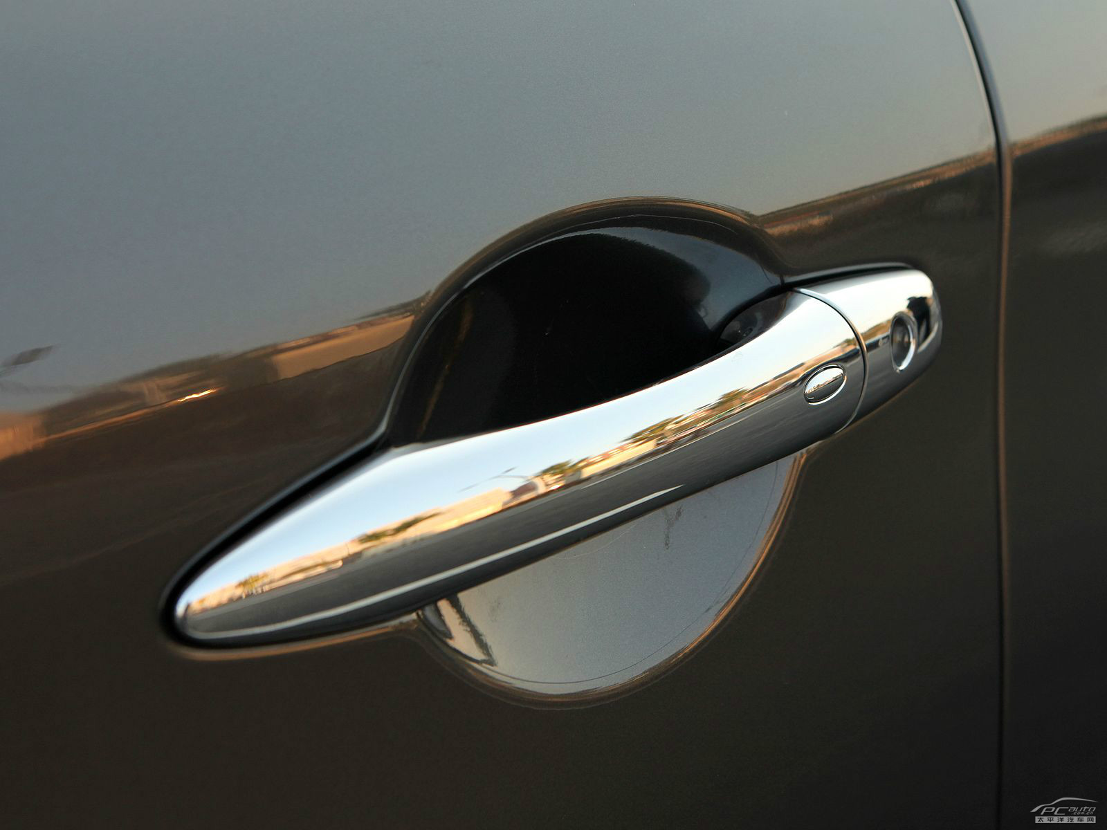 英菲尼迪M外觀高清大圖