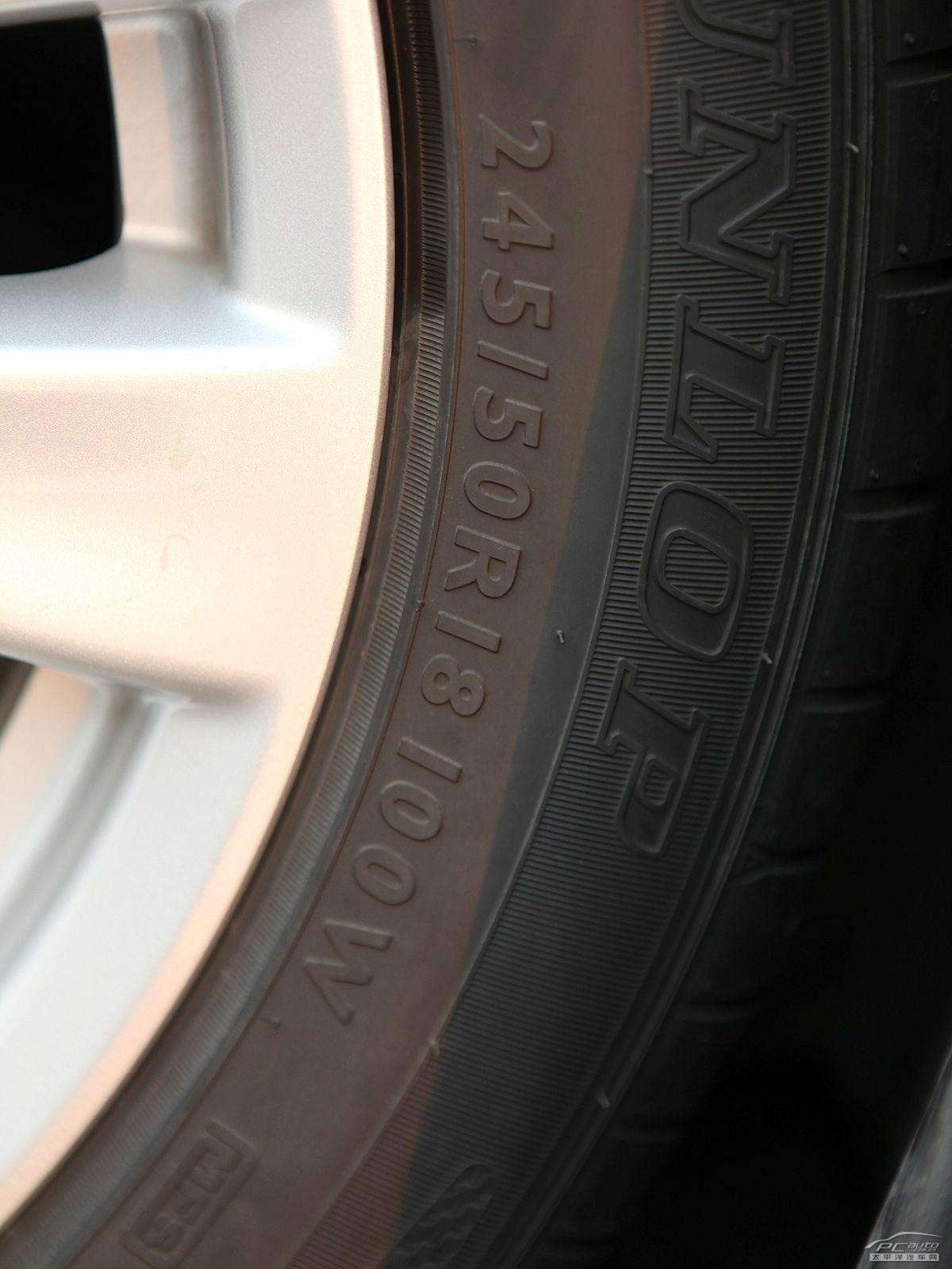 英菲尼迪M細節(jié)高清大圖