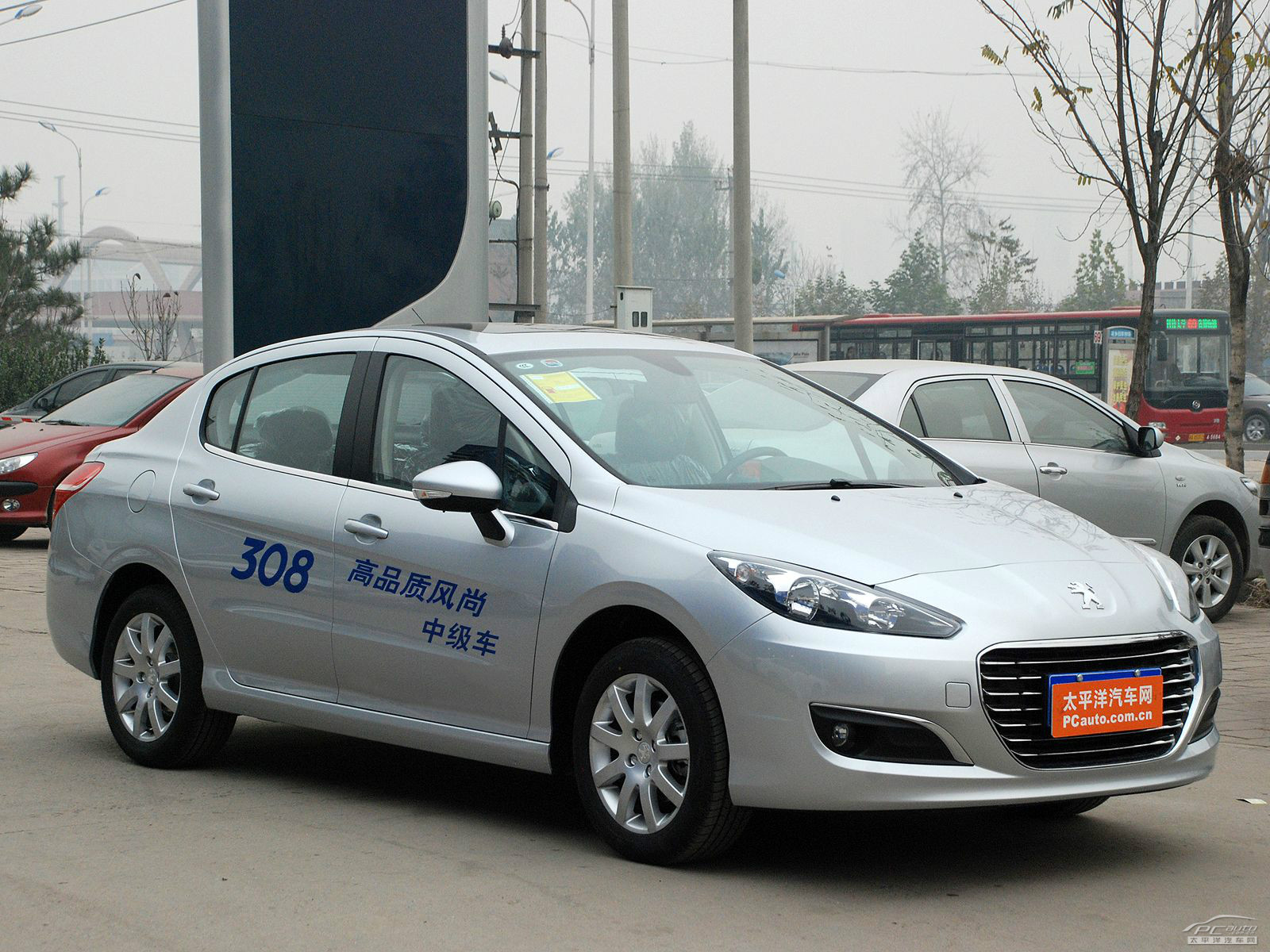 標(biāo)致308外觀高清大圖