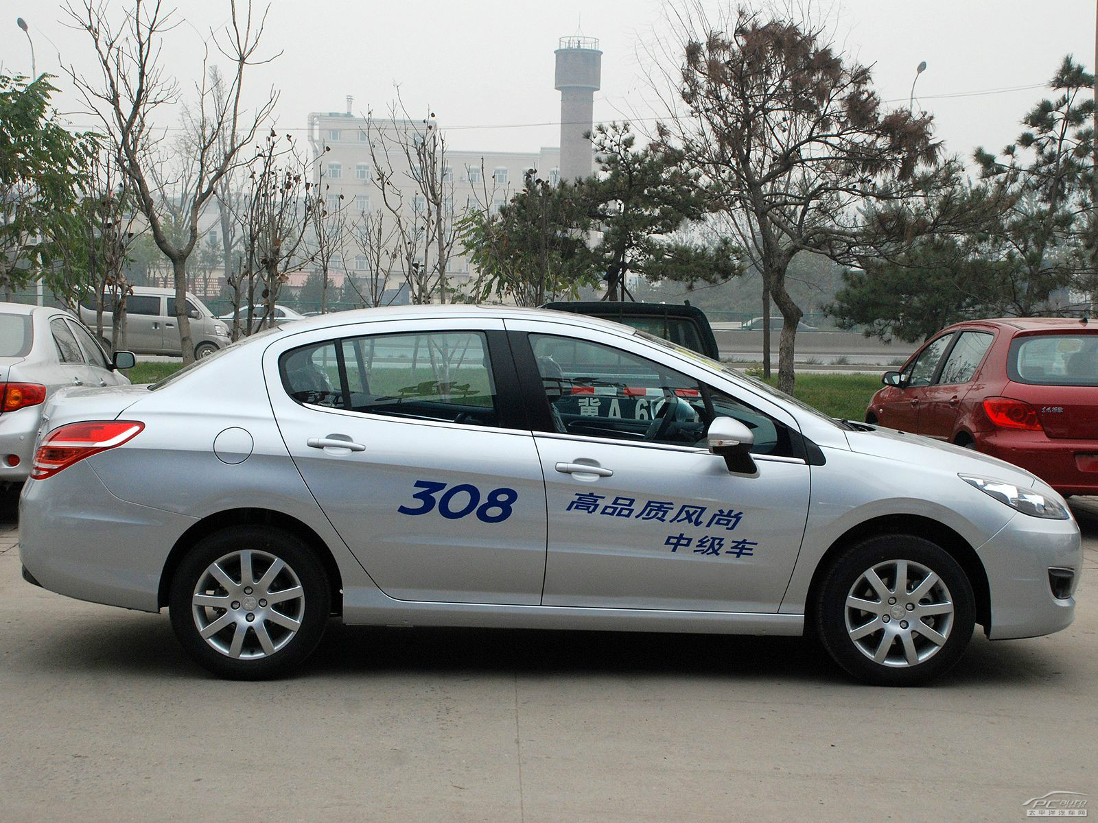 標(biāo)致308外觀高清大圖