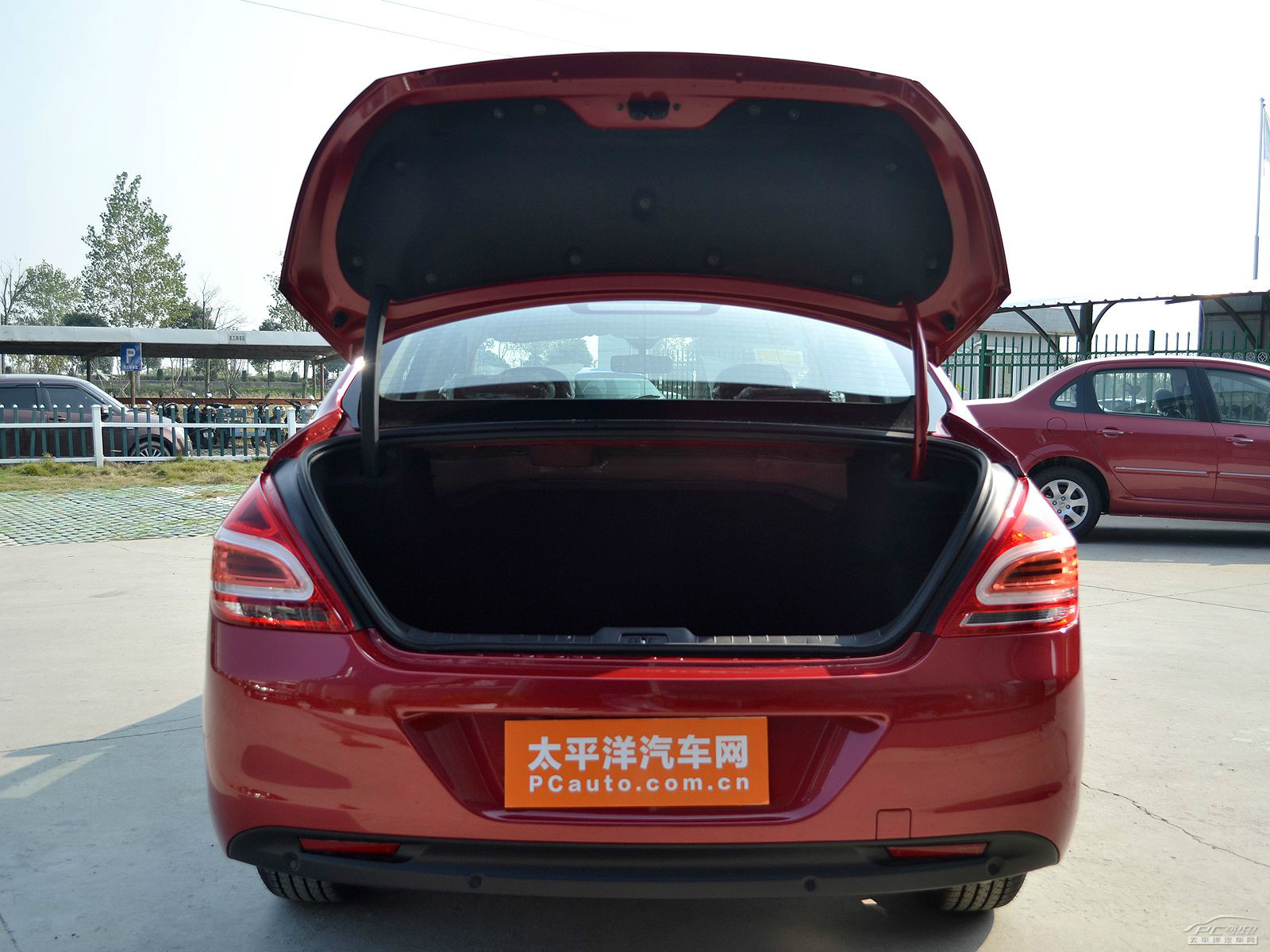 標(biāo)致308內(nèi)飾高清大圖