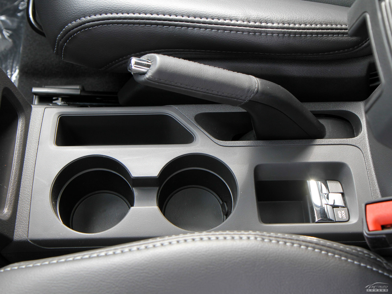 指南者(進(jìn)口)內(nèi)飾高清大圖