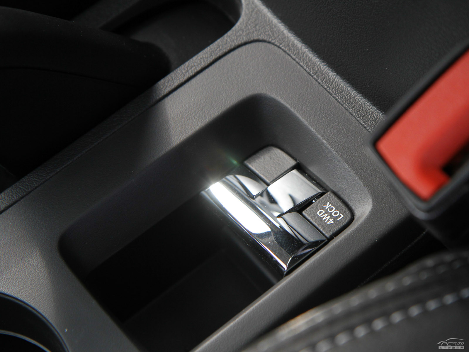 指南者(進(jìn)口)內(nèi)飾高清大圖