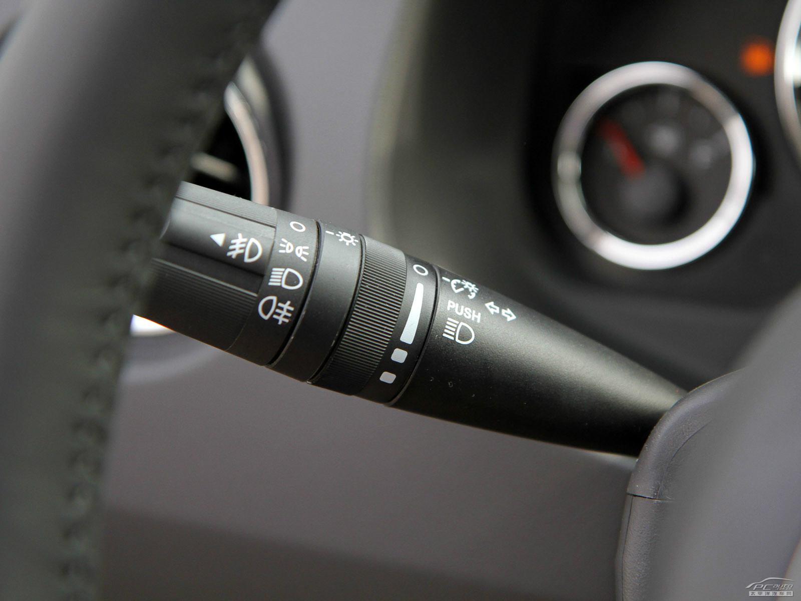 指南者(進(jìn)口)內(nèi)飾高清大圖