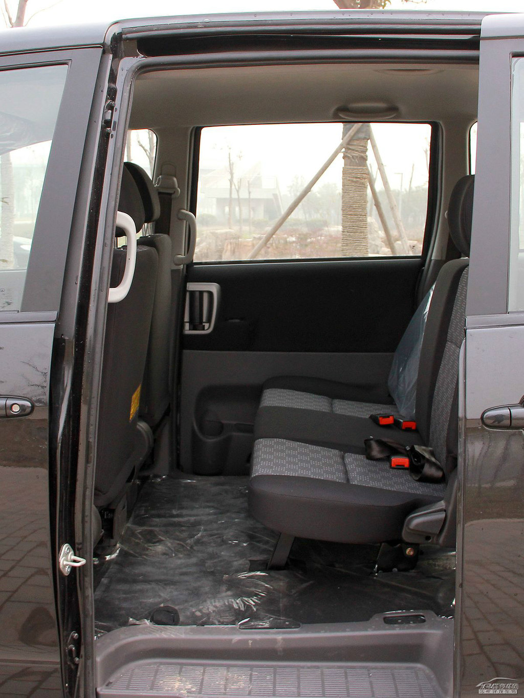 珠光黑長城V80內(nèi)飾圖片